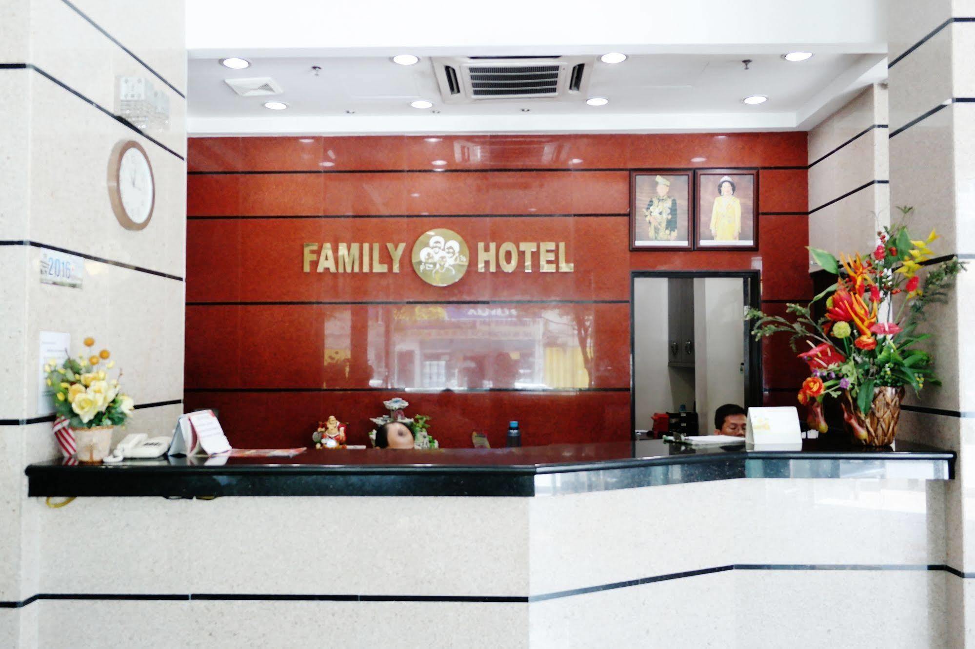 Family Hotel Кланг Экстерьер фото
